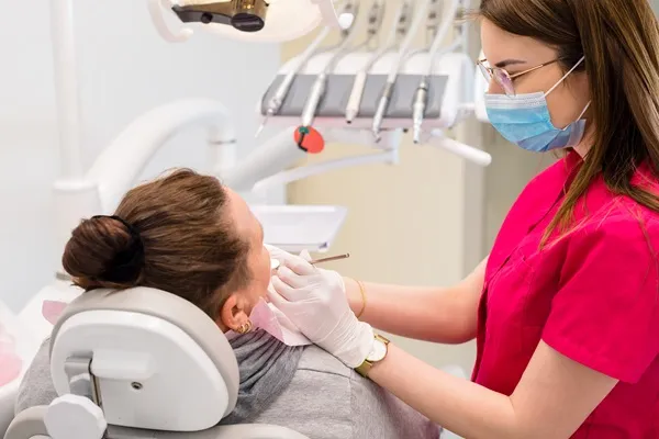 /img/34270-geha-dental-teeth-whitening-sensitivity.webp
