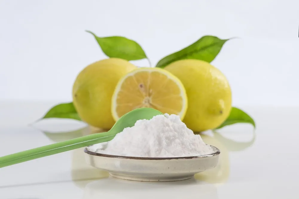 /img/34452-lemon-baking-soda-teeth-whitening-7.webp
