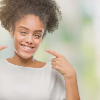 /img/34527-teeth-whitening-results-comparison.webp