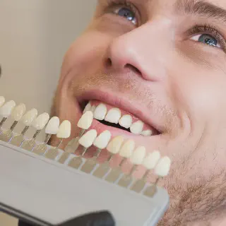 /img/34561-smiling-white-teeth.webp