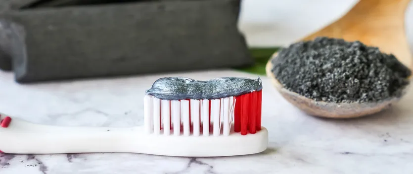 34628 brushing teeth with charcoal