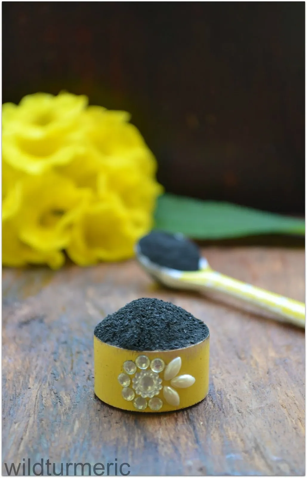 34637 charcoal face mask application