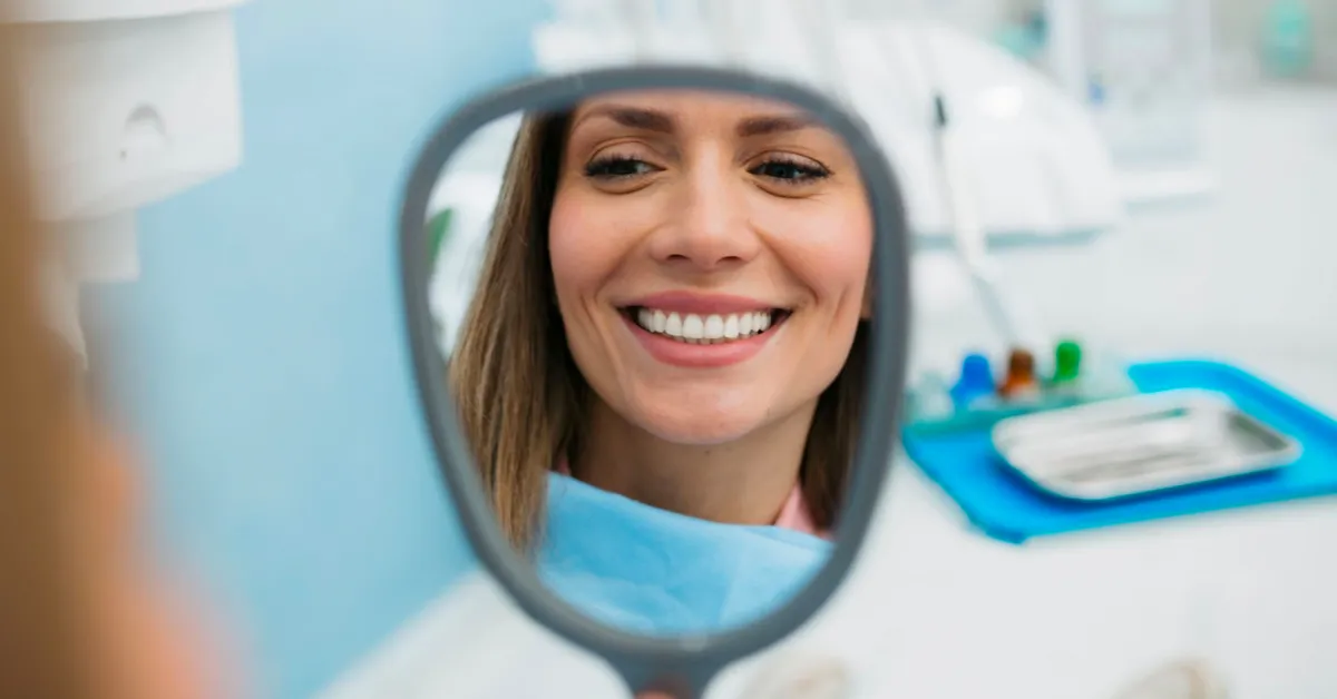 /img/34741-teeth-whitening-aftercare.webp