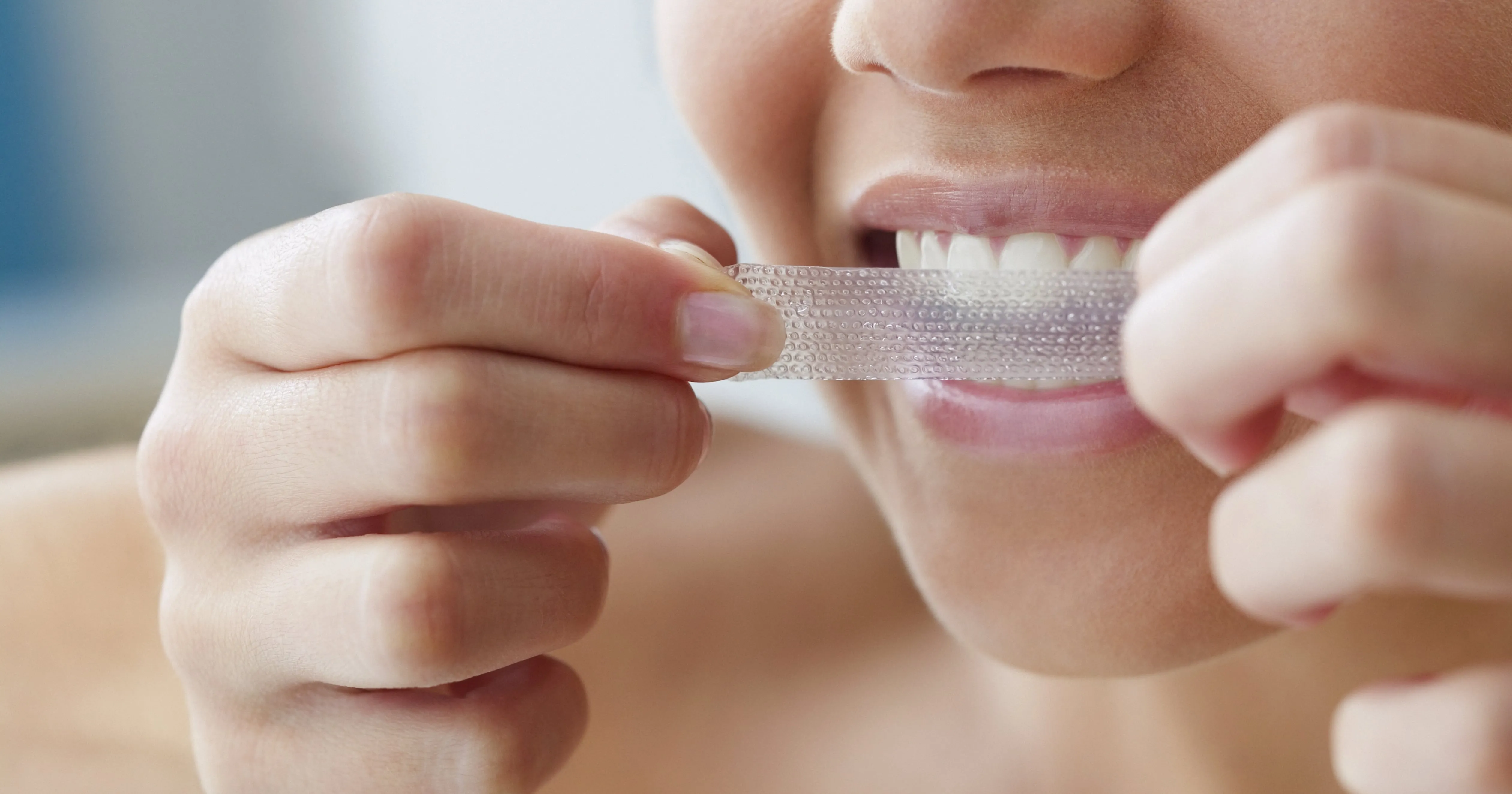 /img/34813-dentist-checkup-sensitive-teeth.webp